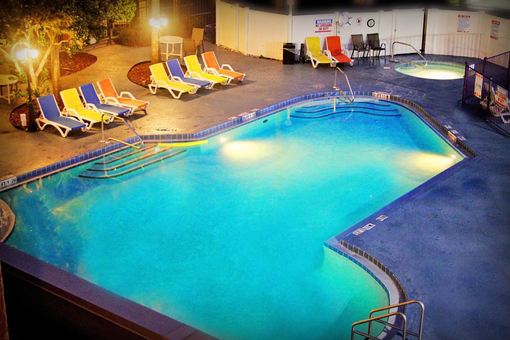 Ramada By Wyndham Kissimmee Downtown Hotel Zewnętrze zdjęcie
