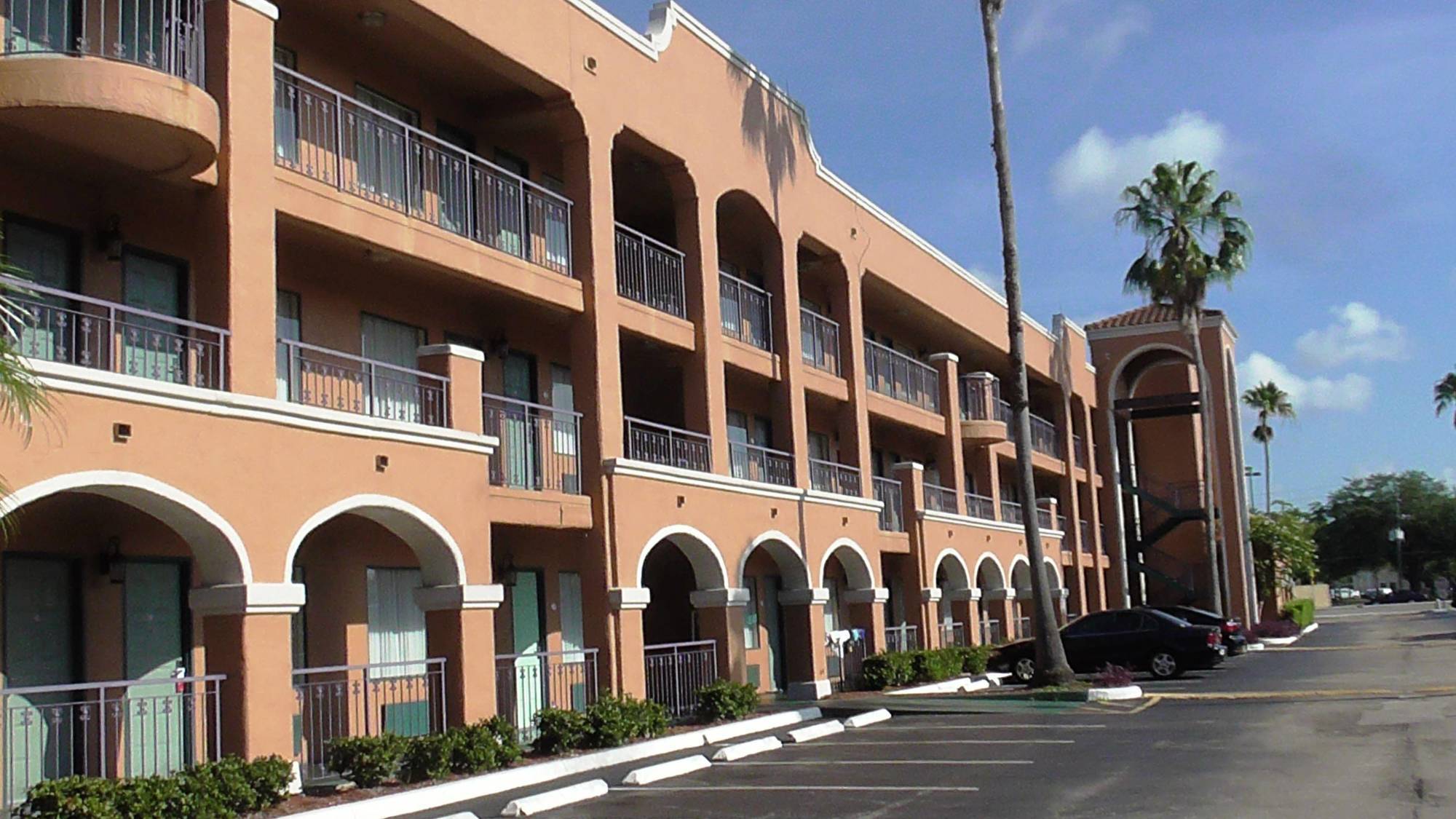 Ramada By Wyndham Kissimmee Downtown Hotel Zewnętrze zdjęcie