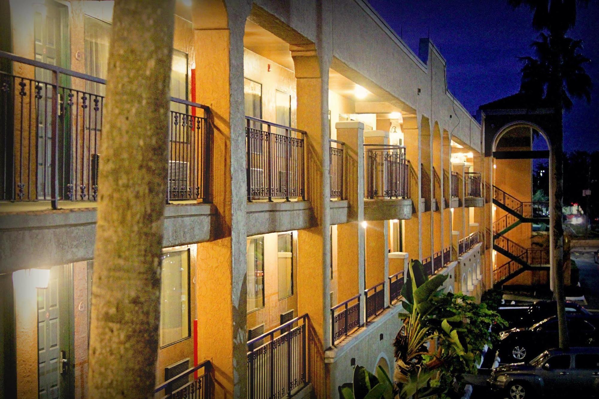 Ramada By Wyndham Kissimmee Downtown Hotel Zewnętrze zdjęcie